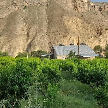 Areni Tavern-B&B Екстериор снимка